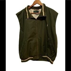 Golf vest by Eagles Ridge in forest green w mesh lining in a Sz Large in EUC